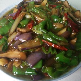 茄子炒青椒的做法
