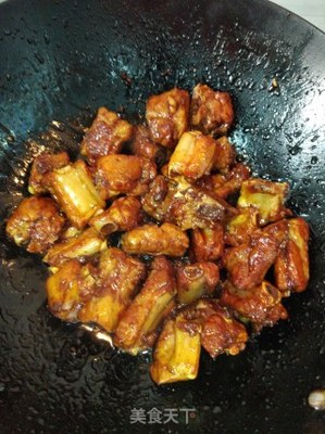 排骨炒糖色