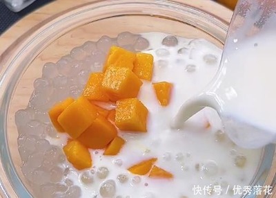 芒果椰汁西米露的做法