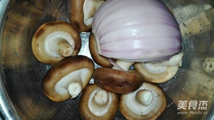 香菇能和洋葱一起吃吗
