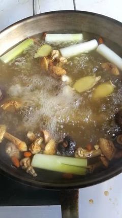 鸡腿能炖汤吗