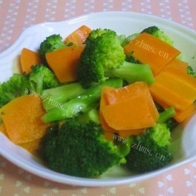 西兰花可以和胡萝卜一起吃吗