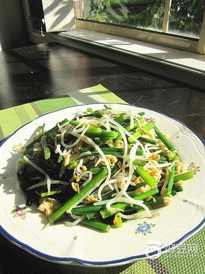 豆芽炒韭菜的家常做法