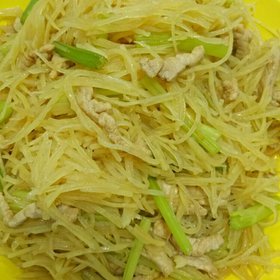 芹菜炒土豆的做法