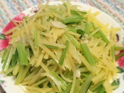 芹菜炒土豆的做法