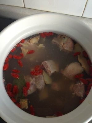 鸽子补血汤的做法