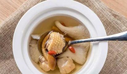 鸡汤里放什么食材好
