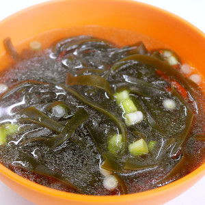 海带鸡汤的做法