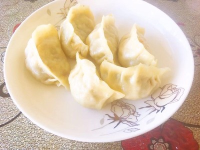 酸菜馅蒸饺