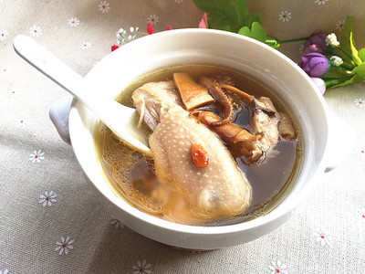 鱿鱼鸡汤