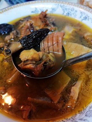 鱿鱼鸡汤