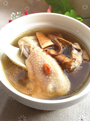 鱿鱼鸡汤