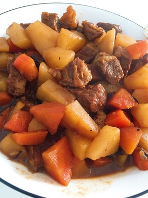土豆炖牛肉的做法视频