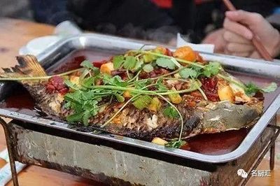 烤鱼里面放什么菜好吃