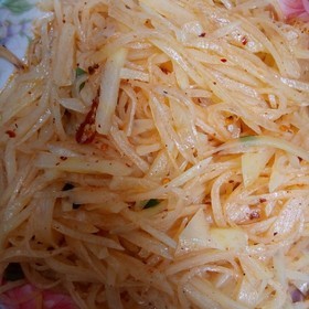 酸辣土豆丝凉拌的做法