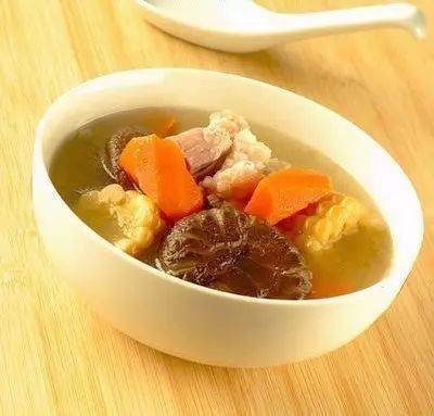阿胶煲汤