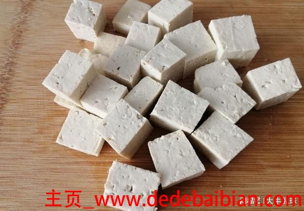 豆腐是用石膏做的吗