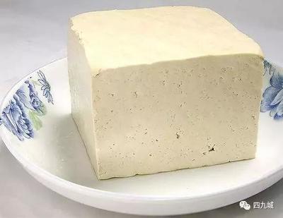 豆腐是用石膏做的吗