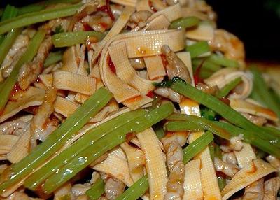芹菜肉丝怎么做