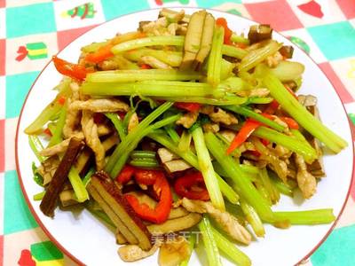 芹菜肉丝怎么做