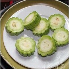煎酿苦瓜的家常做法