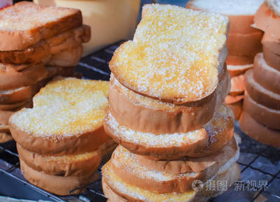 黄油烤面包片的做法