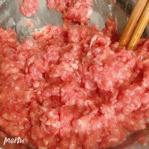 红萝卜牛肉饺子馅的做法
