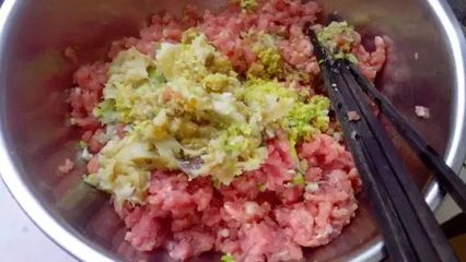 红萝卜牛肉饺子馅的做法