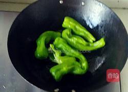 油焖青椒的做法