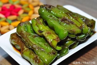 油焖青椒的做法