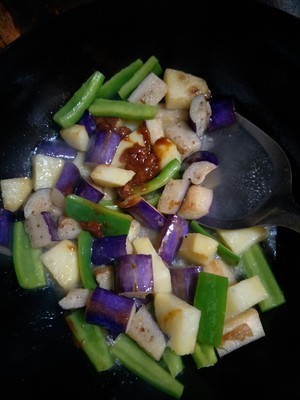 红烧茄子土豆的家常做法