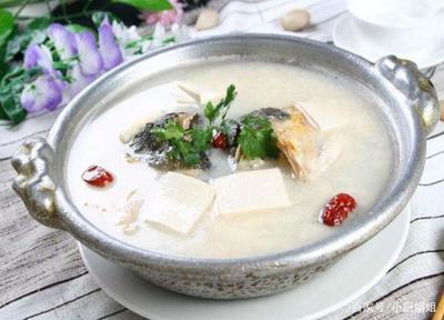 鱼骨豆腐汤的做法