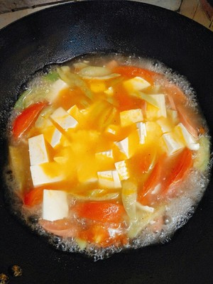 西红柿豆腐汤的做法