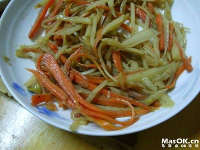 土豆能和胡萝卜一起炒吗