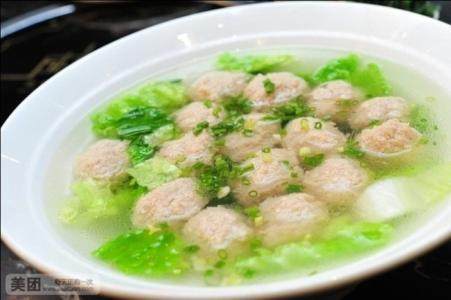 白菜炖丸子