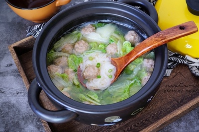 白菜炖丸子