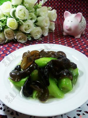 丝瓜炒黑木耳