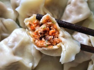 猪肉萝卜饺子