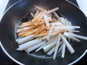 白萝卜炒豆腐