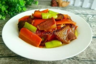 腊肉炒胡萝卜
