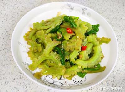 辣椒炒苦瓜的做法