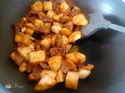 土豆烧牛肉做法家常