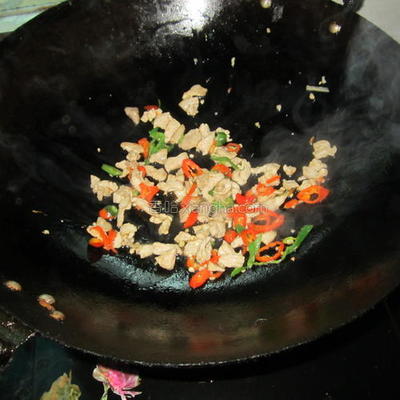 白萝卜炒肉怎么炒好吃