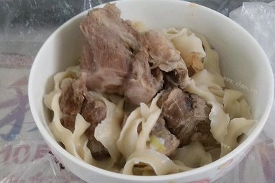 排骨面的排骨怎么做