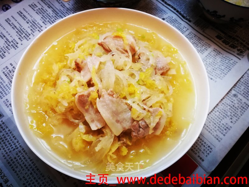 东北酸菜炖五花肉粉条