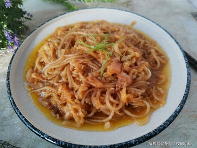 东北酸菜炖五花肉粉条