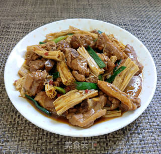 广东式腐竹焖鸭的做法