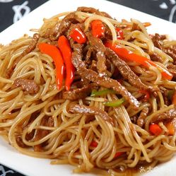 牛肉炒米粉的做法