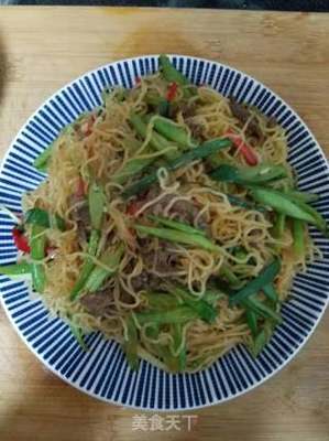 牛肉炒米粉的做法