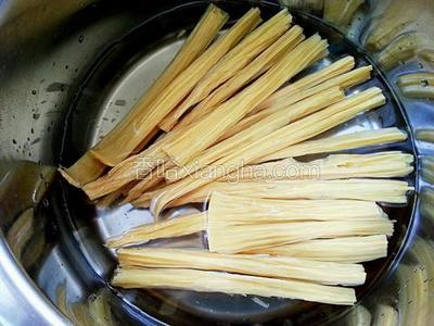 炝锅腐竹怎么做